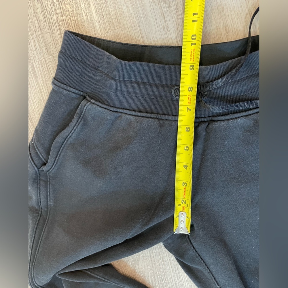 Lululemon Warm Down Jogger II Black (First Release). Size 4 - Picture 10 of 11